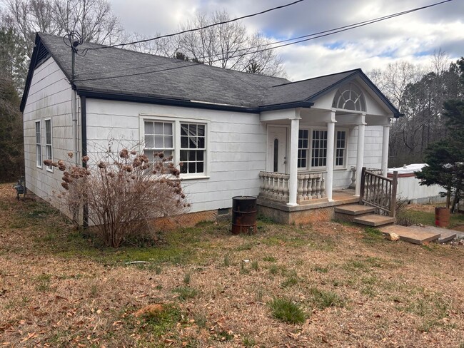 property at 1561 Pleasant Valley Rd SE