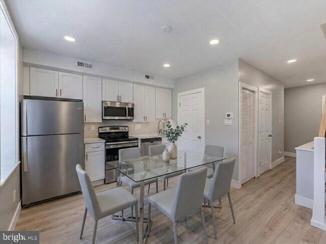 672 N 19th St in Philadelphia, PA - Building Photo - Building Photo