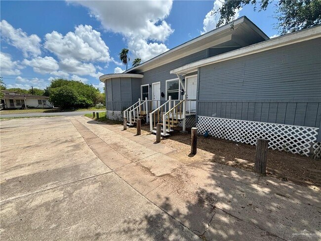 property at 1007 W St Charles St