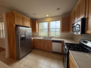 2527 N Village Dr in Santa Rosa, CA - Building Photo - Building Photo