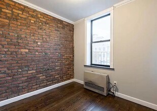 117 1st Ave., Unit 2 in New York, NY - Building Photo - Building Photo