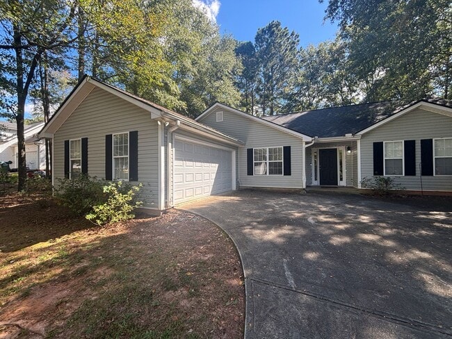 property at 454 Fernwood Cir