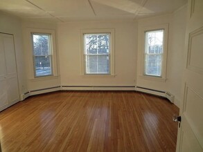 430 N Main St in Attleboro, MA - Foto de edificio - Building Photo