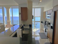 2080 S Ocean Dr, Unit PH12 in Hallandale Beach, FL - Foto de edificio - Building Photo