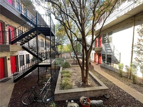 2216 San Gabriel St in Austin, TX - Building Photo - Building Photo