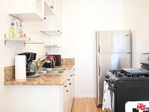 944 12th St in Santa Monica, CA - Building Photo - Building Photo
