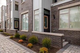 Five85West in Perth Amboy, NJ - Foto de edificio - Building Photo