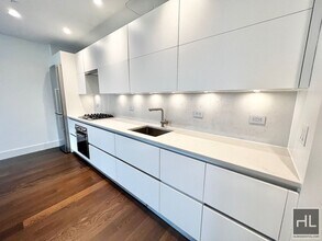 Gorgeous No Fee 1 Bedroom in Turtle Bay in New York, NY - Building Photo - Building Photo