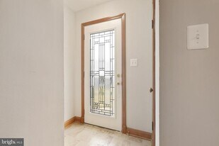 7604 Queen Anne Dr in Parkville, MD - Building Photo