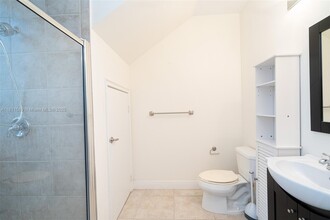 2685 NE 9th Ave in Wilton Manors, FL - Building Photo - Building Photo