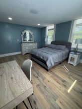 900 Clarks Ln in Louisville, KY - Building Photo - Building Photo