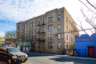 58-68 E 55th St in Brooklyn, NY - Foto de edificio - Building Photo