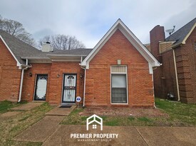 6274 Kirby Downs Dr in Memphis, TN - Building Photo