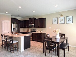 718 S Chamfer Way in Crosby, TX - Building Photo - Building Photo