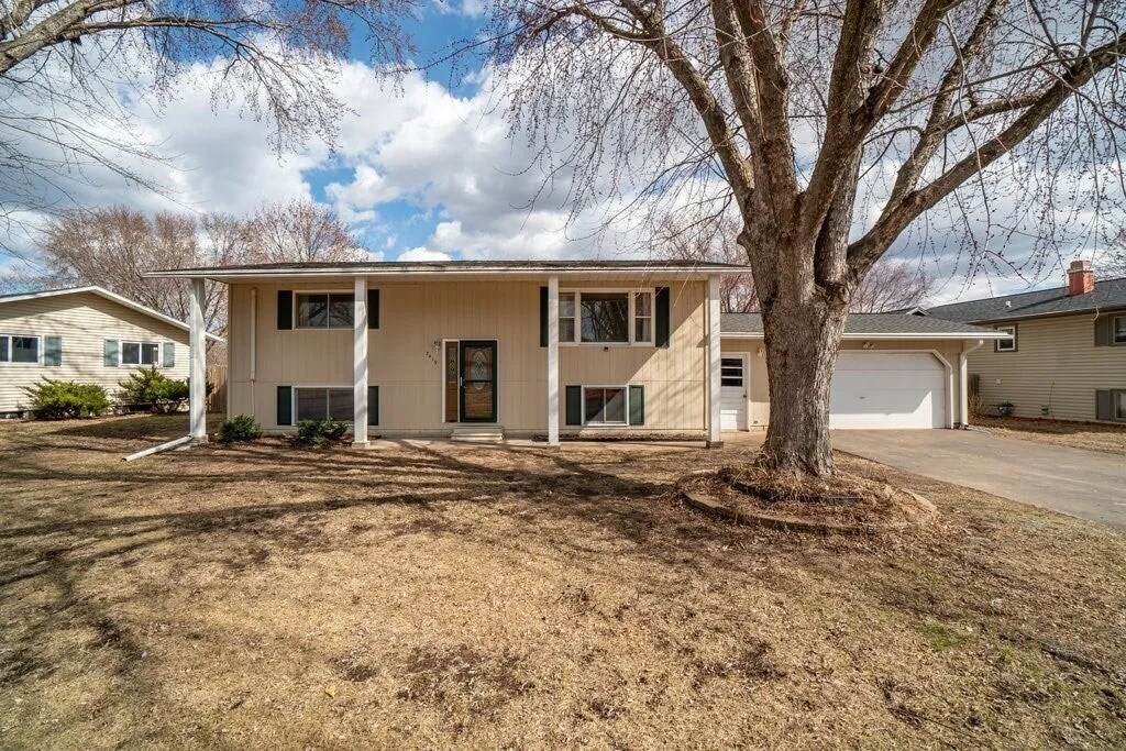 3419 Gerrard Ave in Eau Claire, WI - Foto de edificio