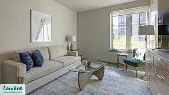 1850 NW Front Ave in Portland, OR - Building Photo