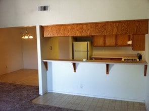 Washington Apartments in Coalinga, CA - Building Photo - Interior Photo