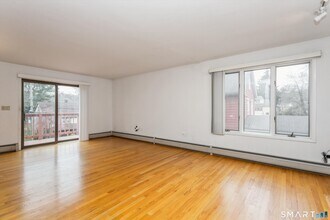 81 Pemberwick Rd in Greenwich, CT - Building Photo - Building Photo