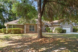 406 Bally Way in Niceville, FL - Building Photo - Building Photo
