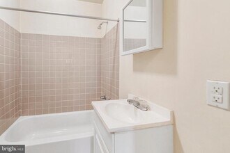 1933 Christian St in Philadelphia, PA - Building Photo - Building Photo