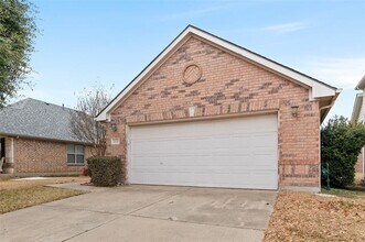 2121 Castle Creek Dr in Little Elm, TX - Building Photo - Building Photo