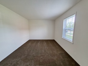Carriage House West in Indianapolis, IN - Building Photo - Building Photo