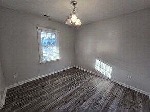 1091 Pleasant Oak Dr in Fayetteville, NC - Building Photo - Building Photo