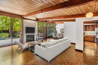 819 La Jennifer Way in Palo Alto, CA - Building Photo - Building Photo