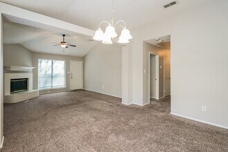 8112 Broken Arrow Rd in Fort Worth, TX - Building Photo - Building Photo