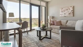 299 DeBaliviere Ave in St. Louis, MO - Building Photo