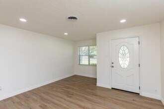 1212 Irving St in West Orange, TX - Building Photo - Building Photo