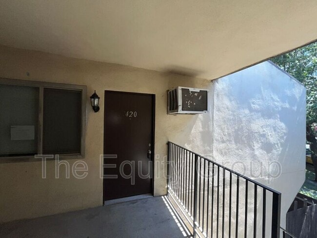 property at 1420 W Elowin Ave