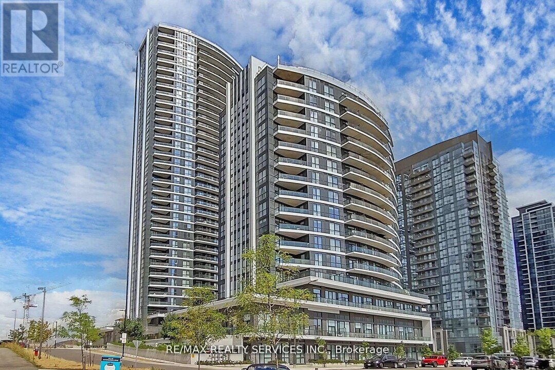 35 Watergarden Dr in Mississauga, ON - Building Photo