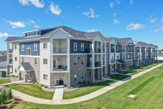 The Summit at Heritage in Grimes, IA - Foto de edificio - Building Photo