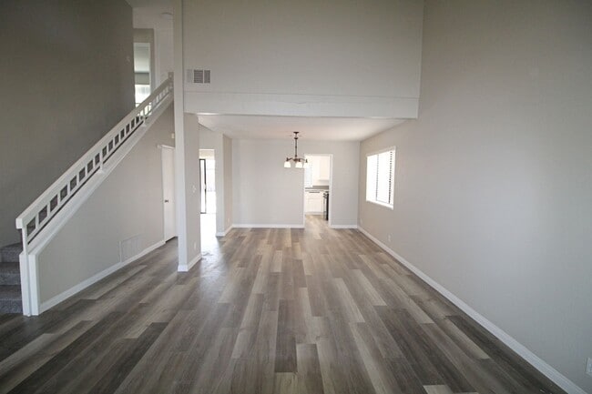 1701 Kelp St in Oxnard, CA - Building Photo - Building Photo