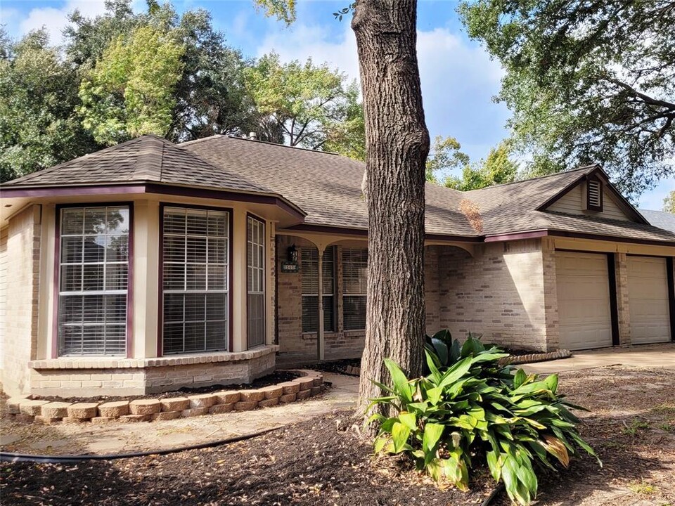 15638 Highfield Dr in Houston, TX - Building Photo