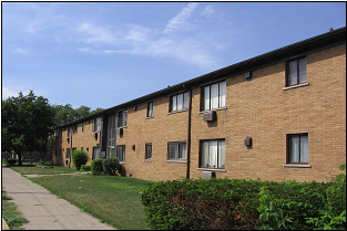 Granada Gardens North in Detroit, MI - Building Photo