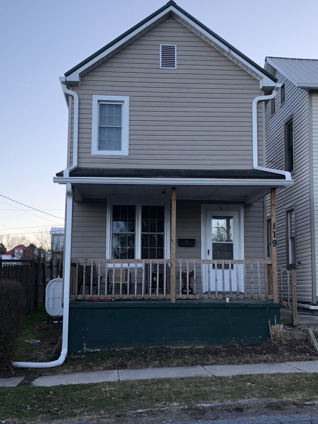 property at 119 W Halley St