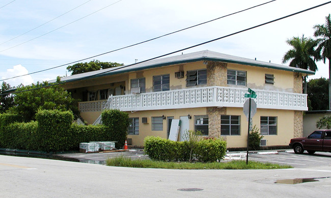 Pineapple Grove Luxury Apartments in Fort Lauderdale, FL - Foto de edificio - Building Photo