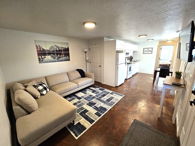 1368 S 1050 W, Unit 1 Bed 1 Bath Apartment in Payson, UT - Building Photo - Building Photo