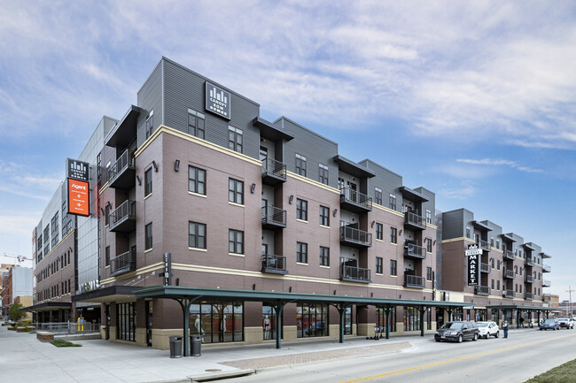 Canopy Row in Lincoln, NE - Building Photo - Building Photo