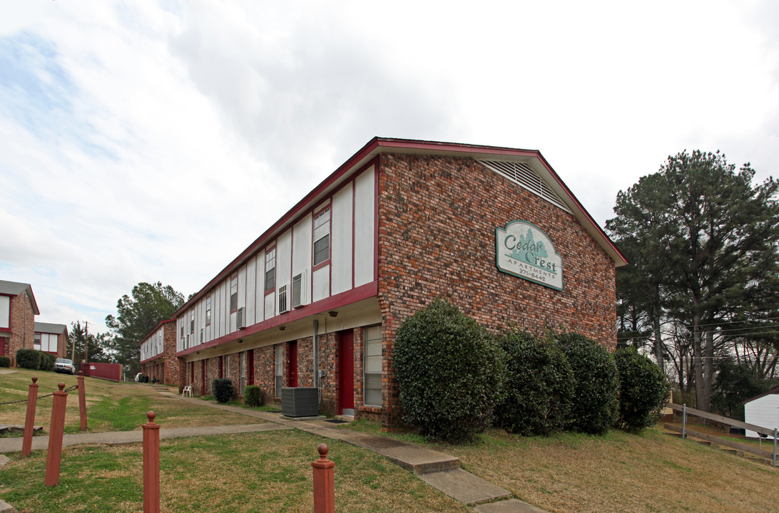 Cedar Crest Apartments in Jackson, MS - Foto de edificio