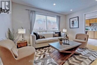 1112 Barr Crescent in Milton, ON - Building Photo - Building Photo