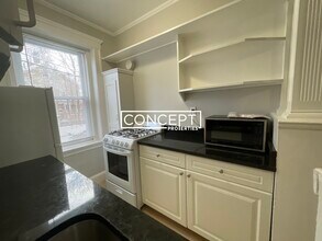 11 Gray St, Unit 2 in Cambridge, MA - Foto de edificio - Building Photo