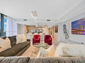 1000 Brickell Plaza in Miami, FL - Building Photo