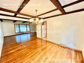 2463 Derbyshire Rd in Cleveland Heights, OH - Building Photo - Building Photo