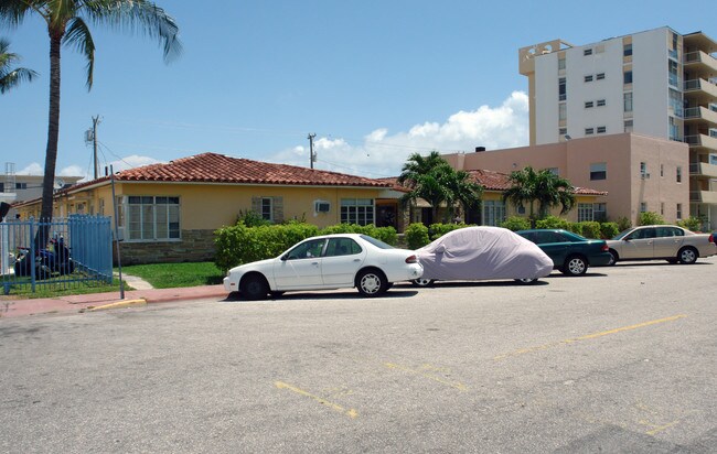 1955-1965 Bay Dr in Miami Beach, FL - Building Photo - Building Photo