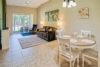 14110 Winchester Ct in Naples, FL - Foto de edificio - Building Photo