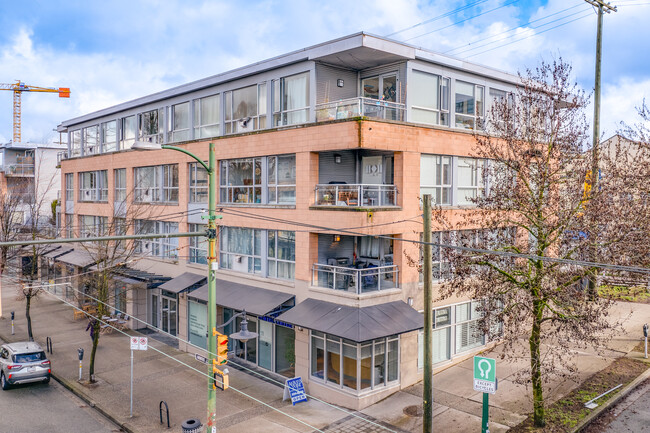 2688 Arbutus St in Vancouver, BC - Building Photo - Primary Photo