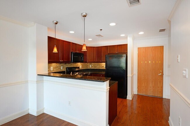 812 Grand St in Hoboken, NJ - Building Photo - Building Photo